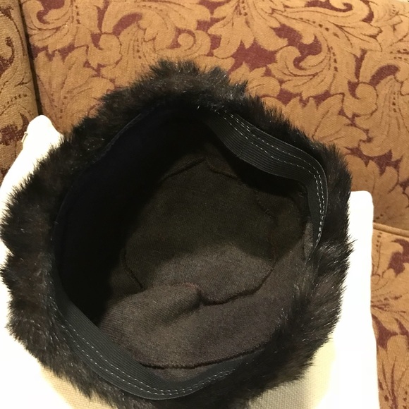 Faux fur fun warm black hat ๐ฉ - Picture 3 of 4
